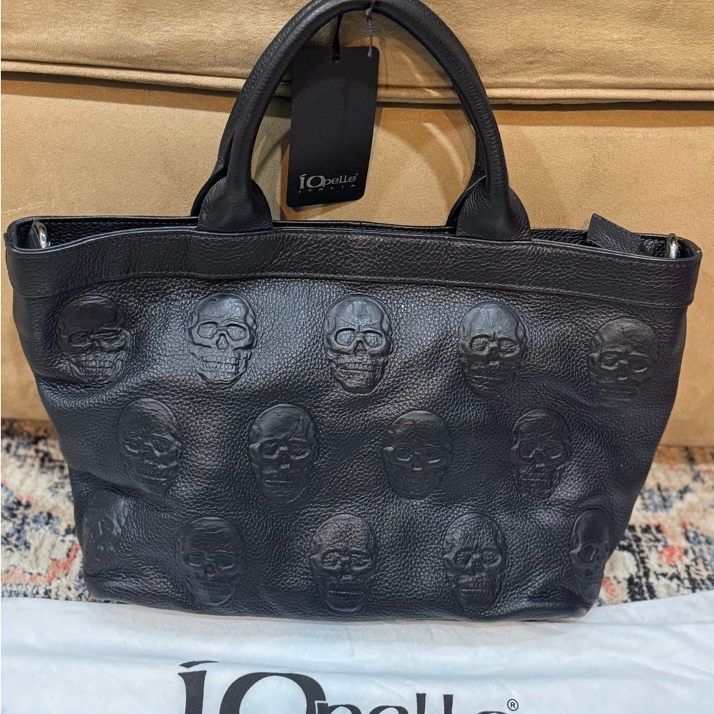NWT IO Pelle Skull Embossed Italian Leather Crossbody Tote Bag 15 X 10 Inches - Picture 3 of 9